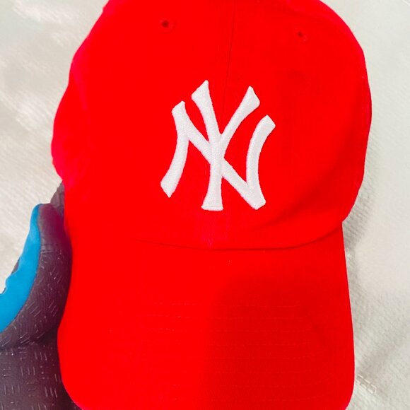 '47 Brand NY Yankees Cap — Classic Icon in Crimson (OSFA) - Picture 15 of 16
